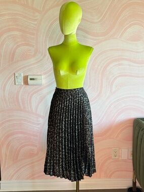 Banana Republic cheetah print skirt
